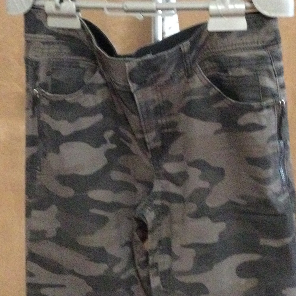 Wit & Wisdom jeans camouflage black